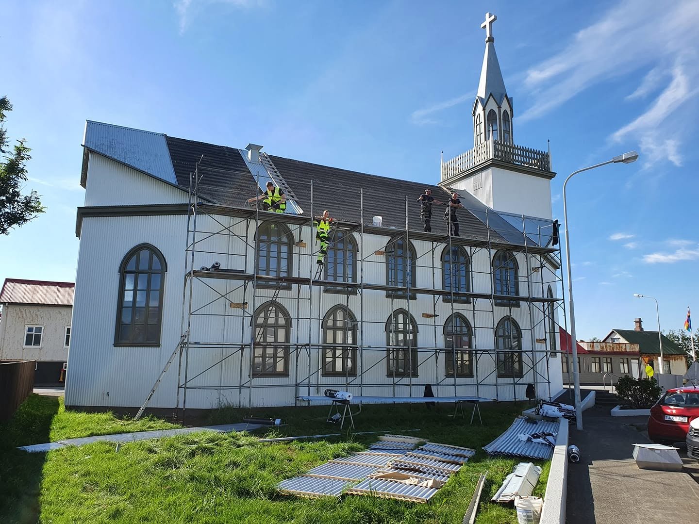 SF smiðir að störfum